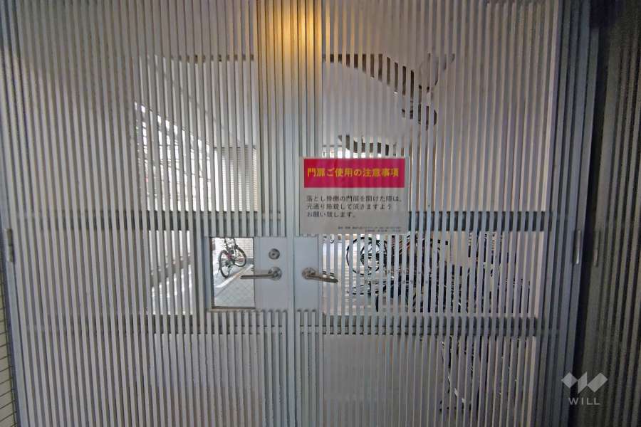 駐輪場の入り口