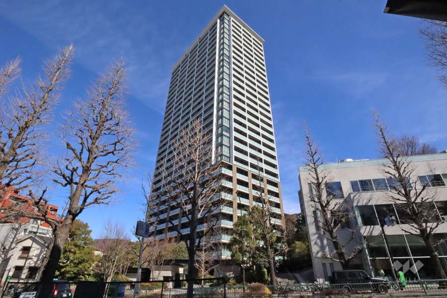 グランドメゾン白金の杜ザタワーの外観(南西側から)