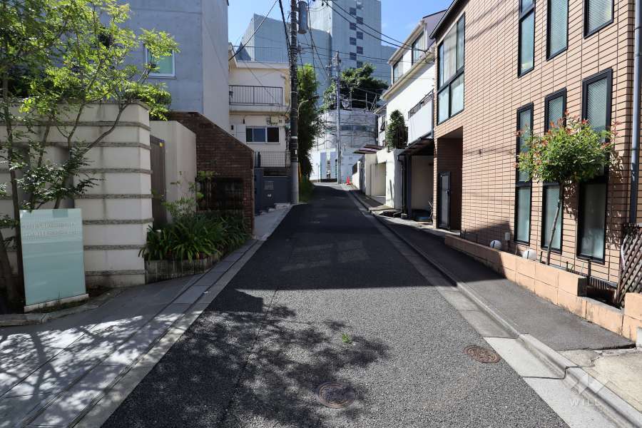 敷地南西側の前面道路