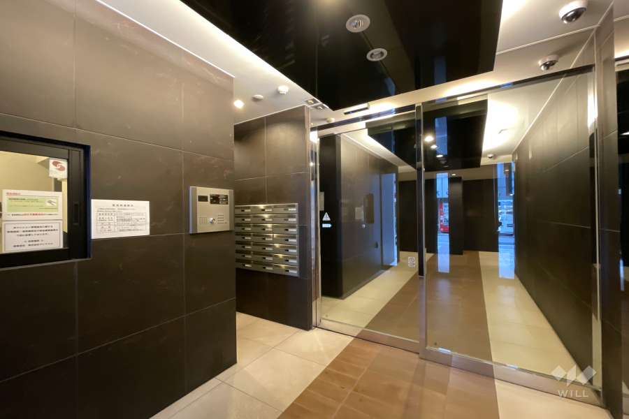 エントランスはオートロック付きです。