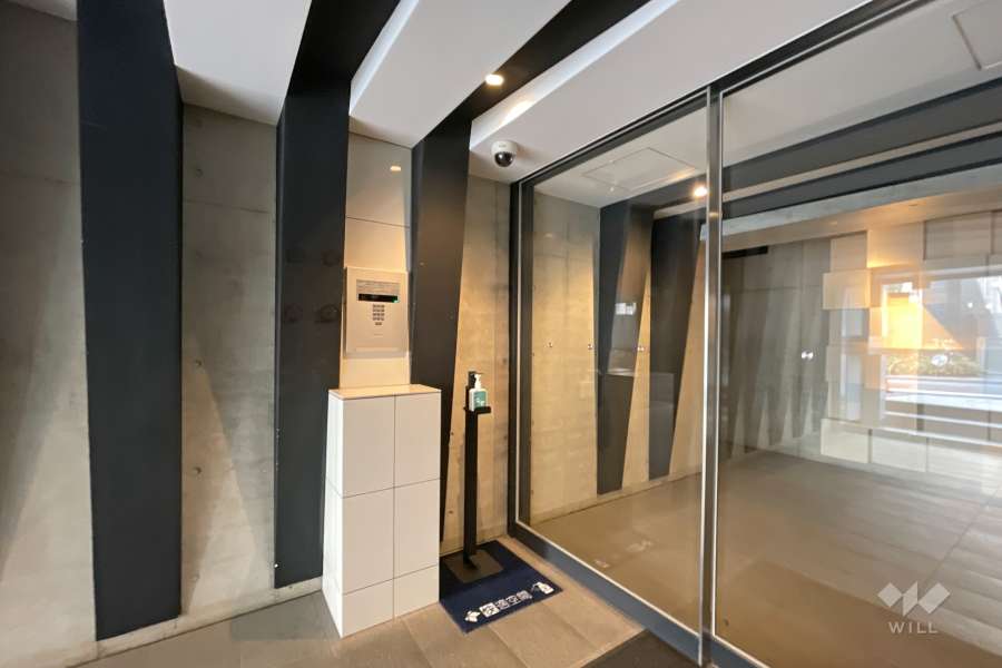 エントランスはオートロック付きです。