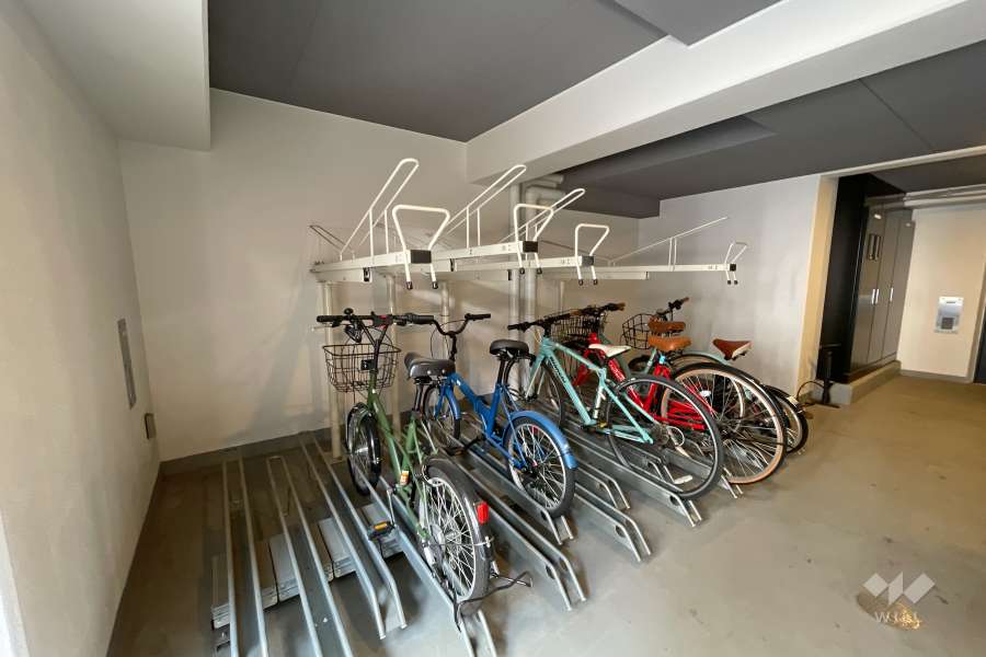 屋内に設けられた駐輪場