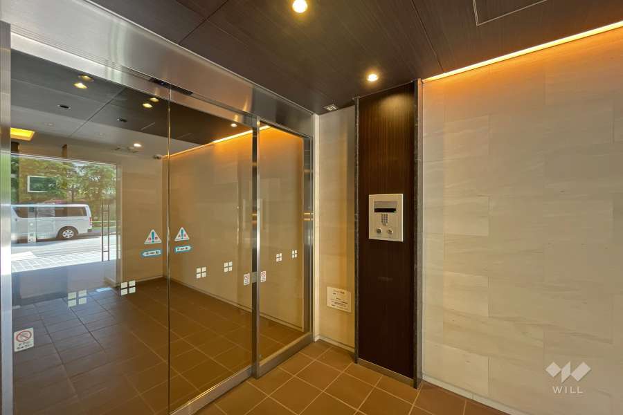 エントランスはオートロック付きです。