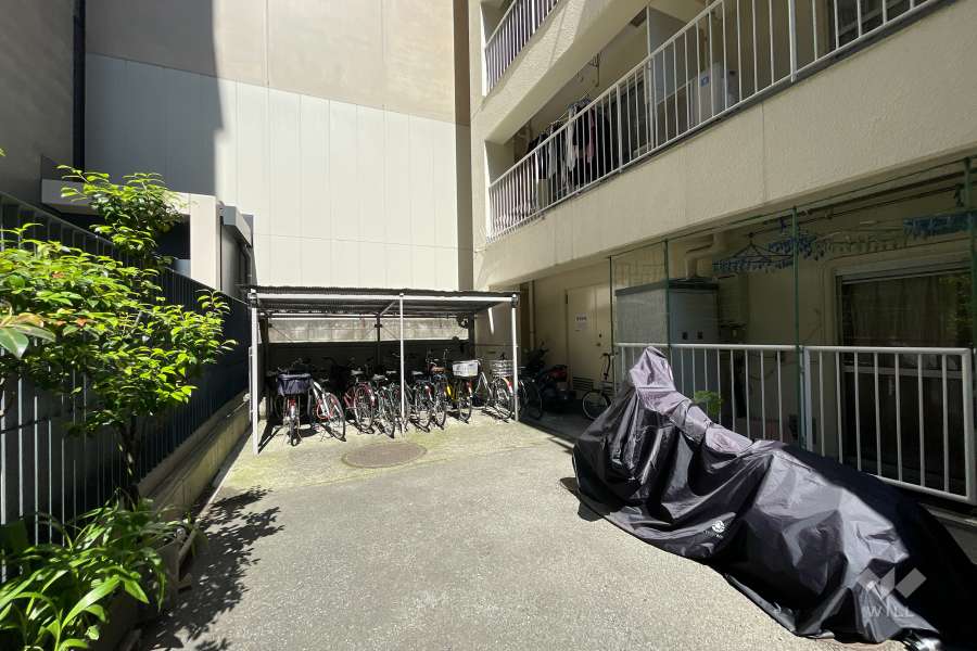 駐輪場（屋根付き）