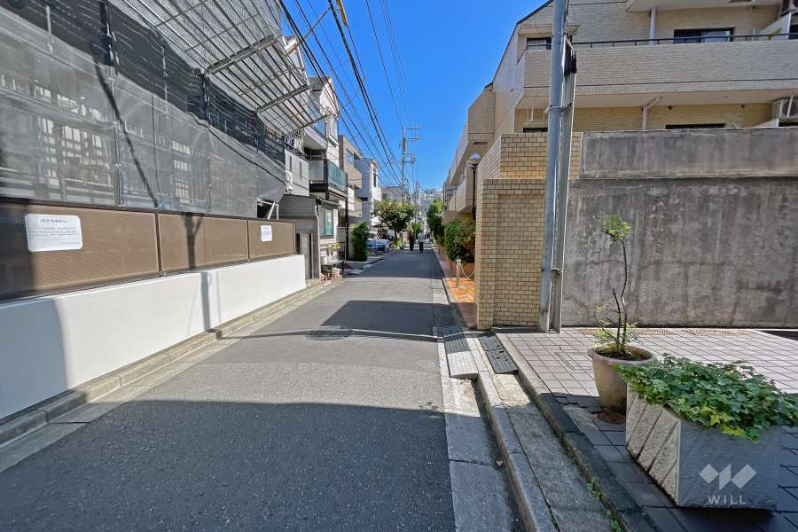 敷地北側前面道路（東側から）
