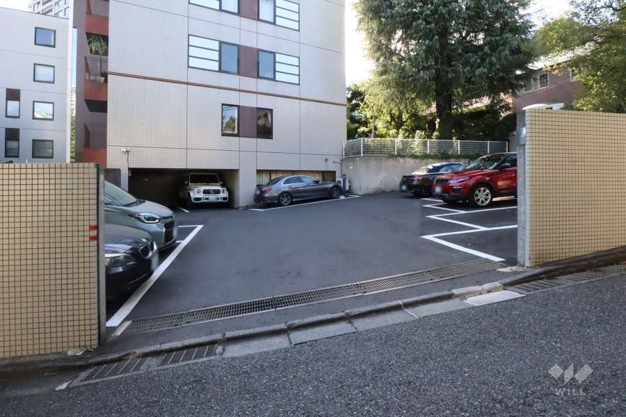敷地内駐車場（屋外平面式・屋内平面式）　