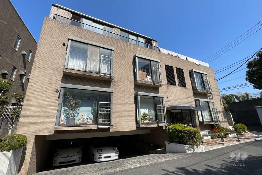 南麻布ロイヤルハイツの外観（南西側から）