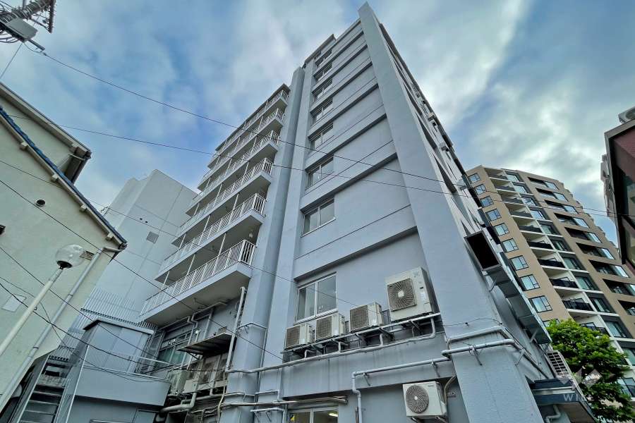 南麻布フラワーマンションの外観（東側から）