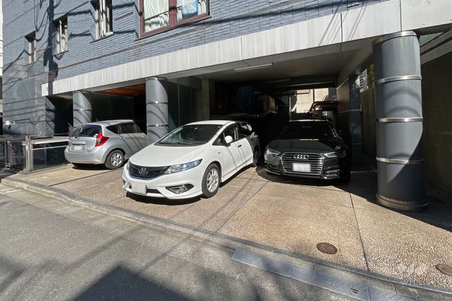 敷地内駐車場（屋内平面式）