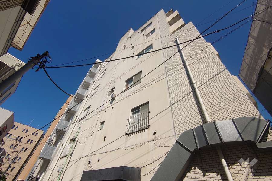 ストーク西麻布の外観（南西側から）