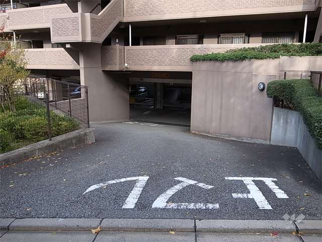 駐車場へのアプローチ