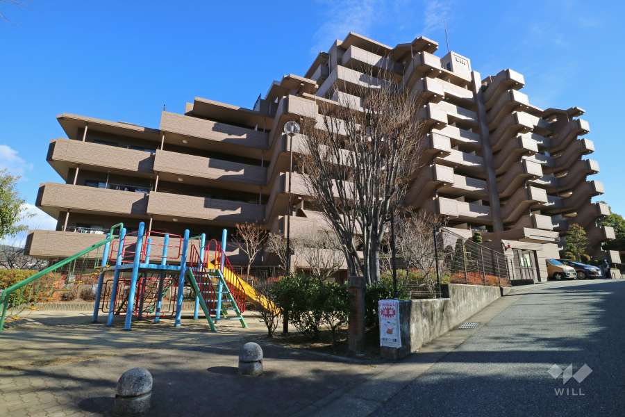 ダイアパレス宝塚月見山の外観（南西側から）