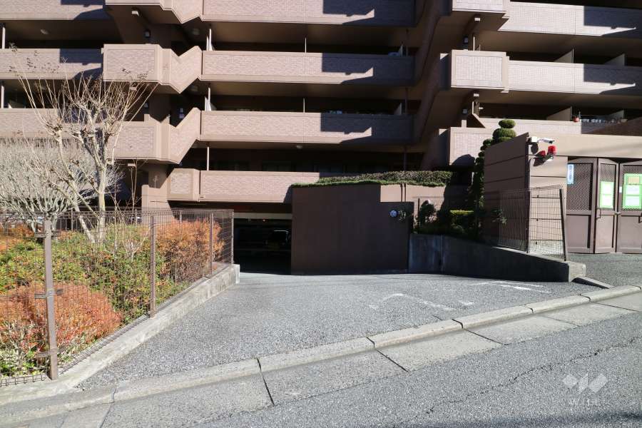 駐車場の出入り口