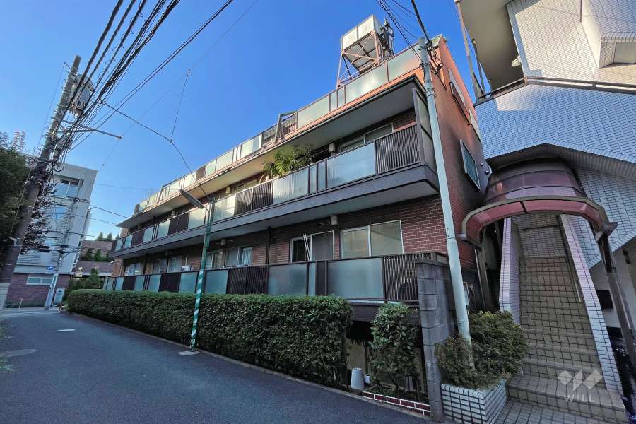 ラポール南青山５４の外観（南東側から）