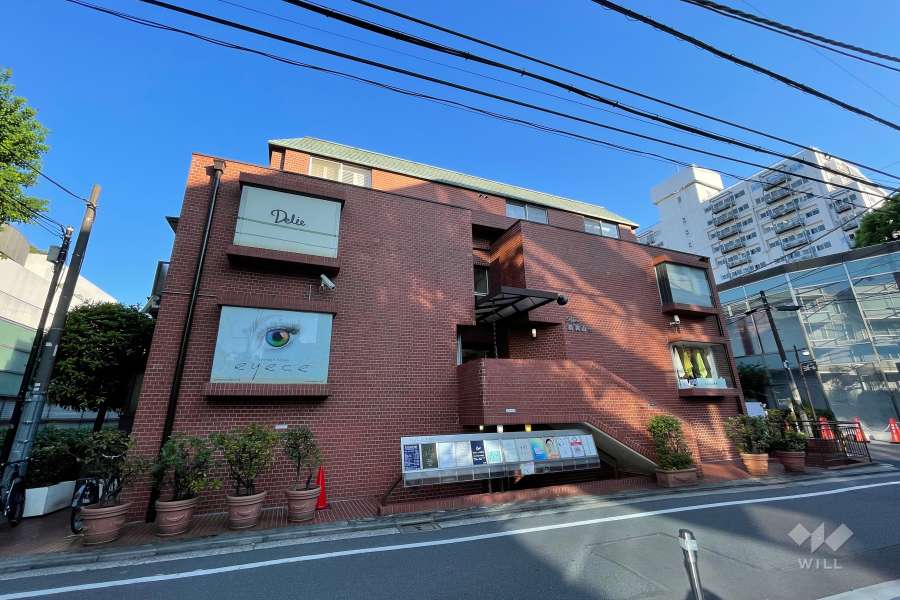 ラポール南青山５４の外観（北西側から）