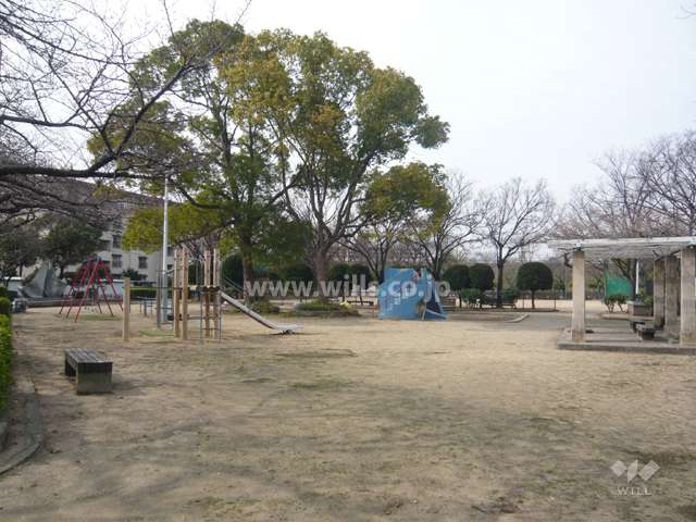 南側には『下沢公園』があります