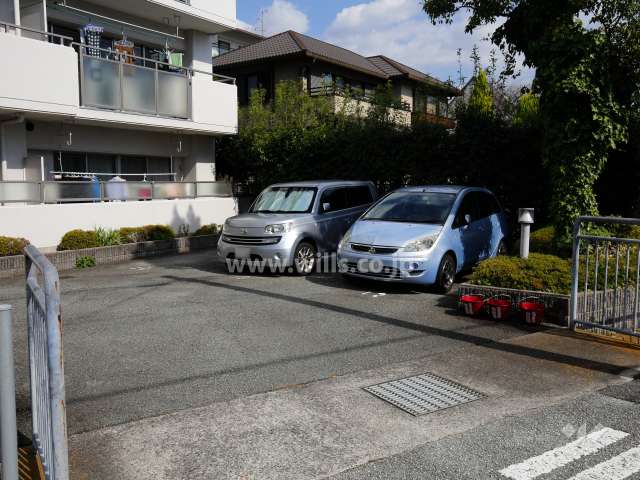 敷地内駐車場（屋外平面式）