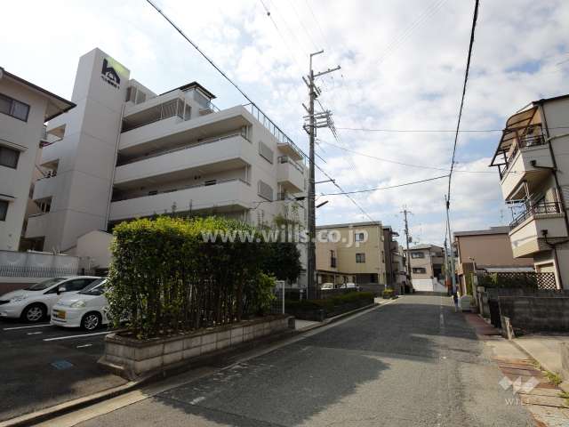 敷地北側の前面道路