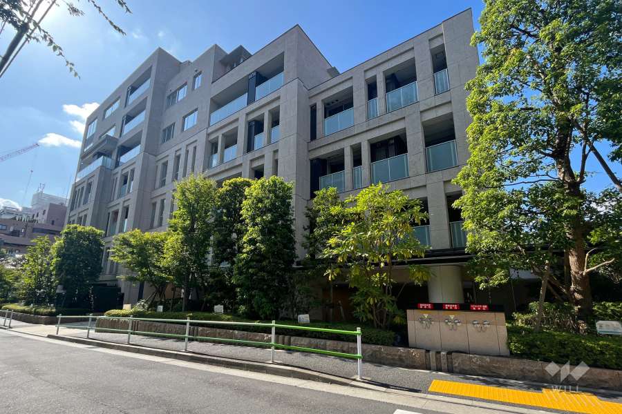 ザパークハウス南青山の外観（東側から）