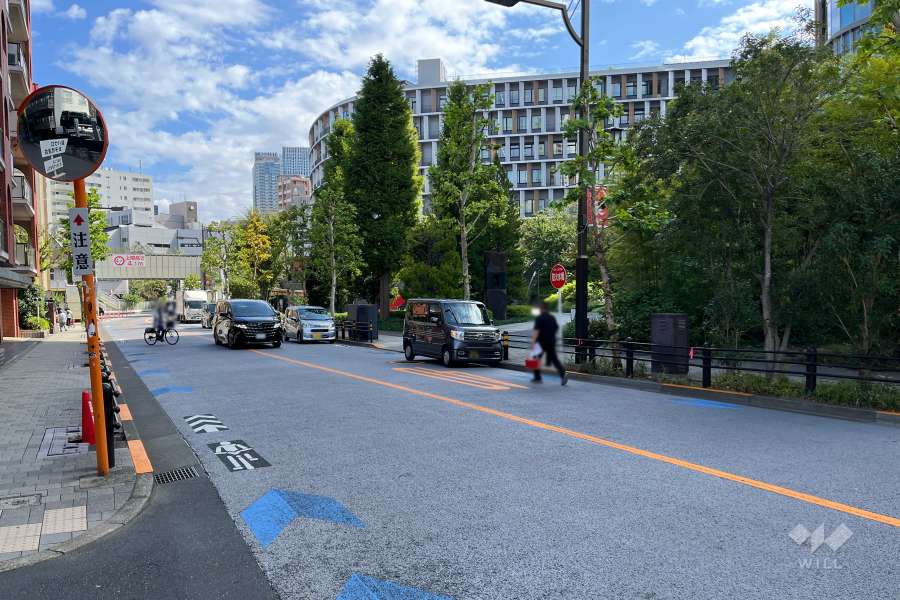 敷地北側の前面道路