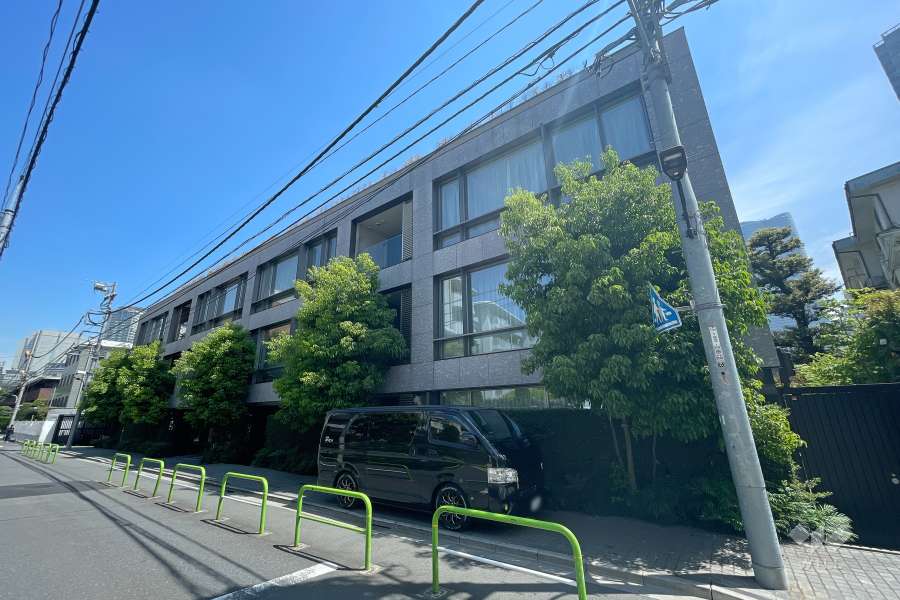 プラウド六本木の外観（南西側から）