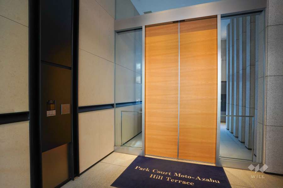 エントランスはオートロック付きです。