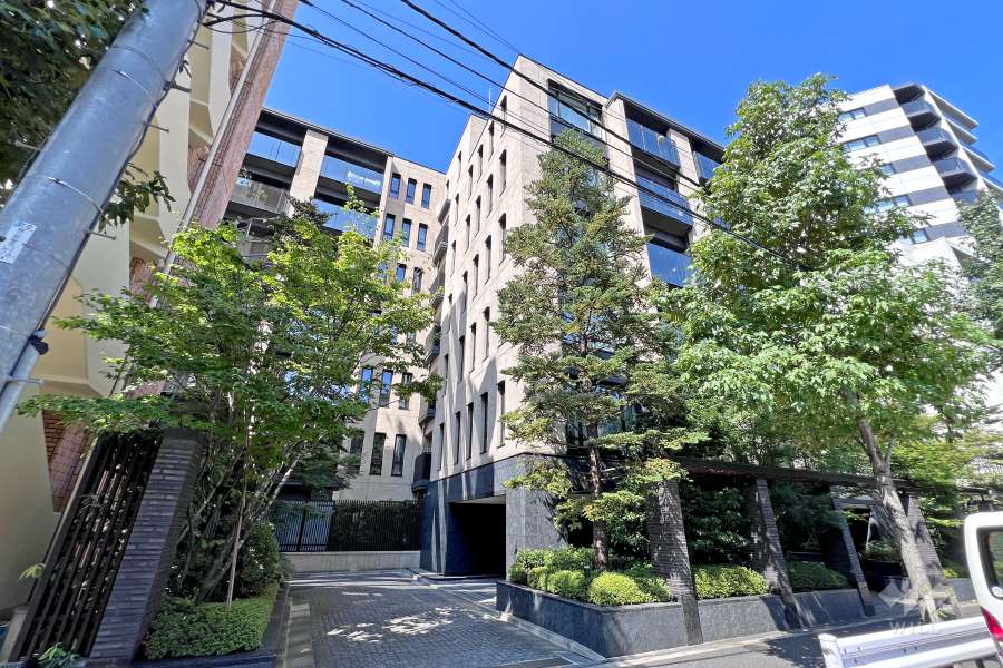 ザパークハウス麻布外苑西通りの外観（南東側から）