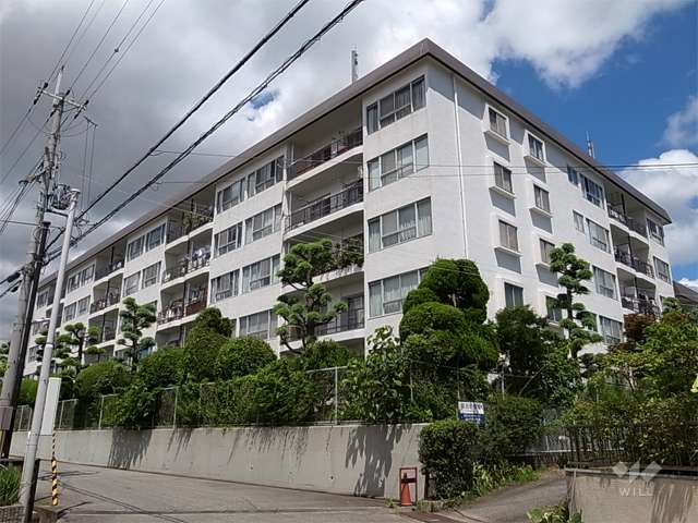 宝塚御殿山マンションの外観（南東側から）