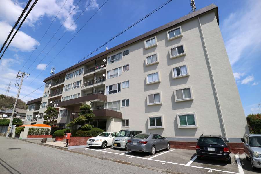 宝塚御殿山マンションの外観（南西側から）