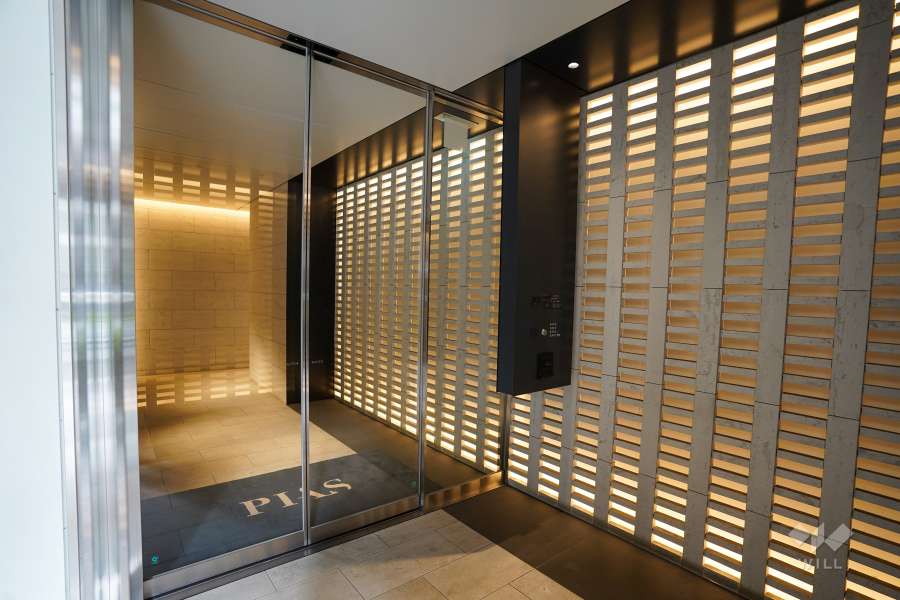 エントランスはオートロック付きです。