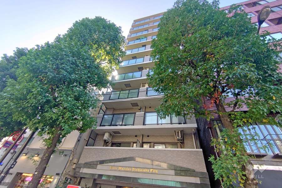 ライオンズマンション西麻布シティの外観（北東側から）