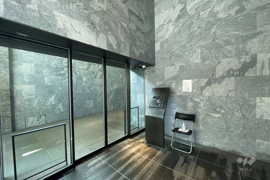 エントランスはオートロック付きです。