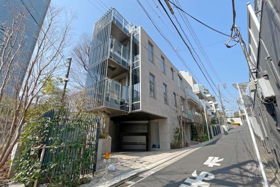 ロイヤルシーズン六本木檜町公園の外観（南東側から）　