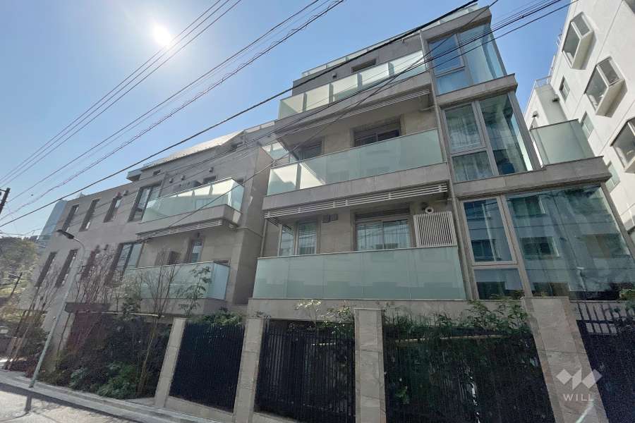 ロイヤルシーズン六本木檜町公園の外観（北側から）　