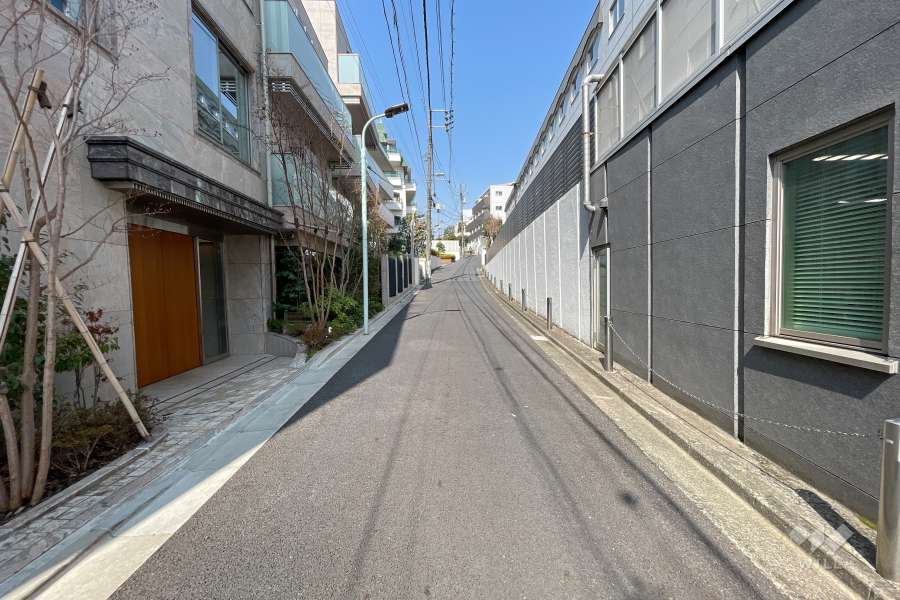 敷地北東側の前面道路　