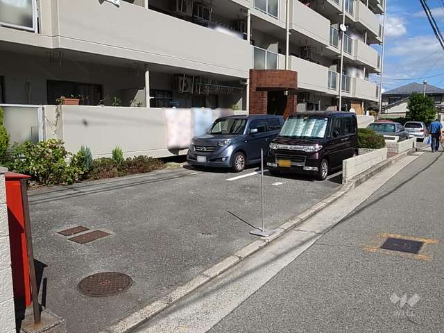 敷地内駐車場（屋外平面式）