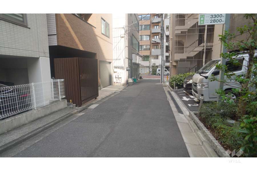 敷地北西側の前面道路