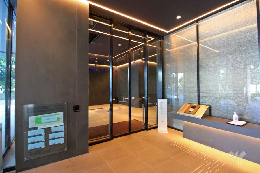 エントランスはオートロック付きです。