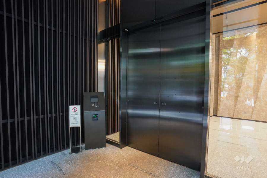 エントランスはオートロック付きです。