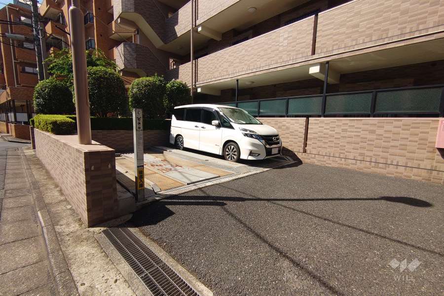 敷地内駐車場（屋外機械式）