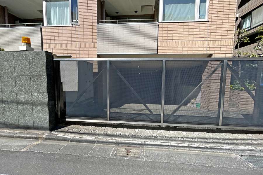 駐車場の出入り口