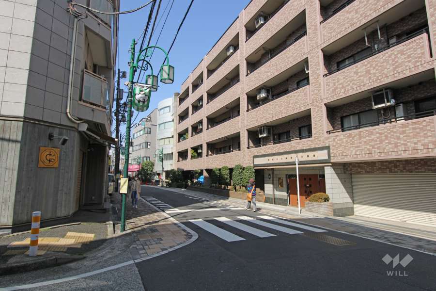 イルサント代々木上原の外観(南側から）