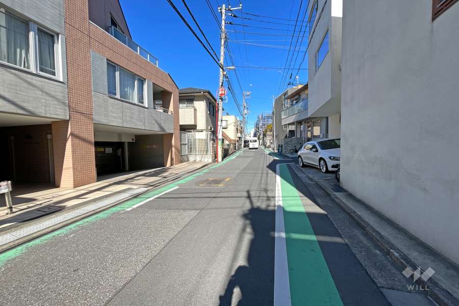 敷地東側の前面道路