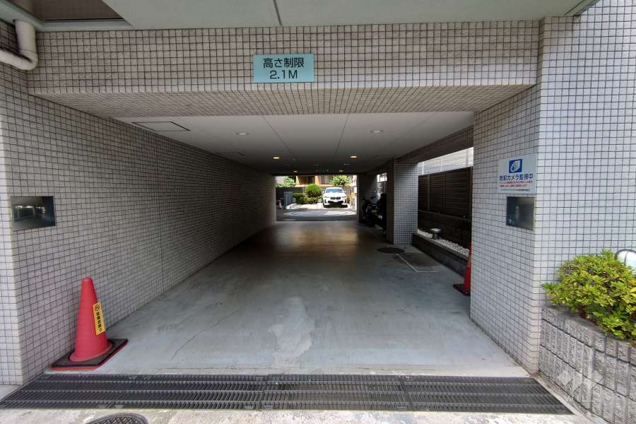 駐車場の出入り口