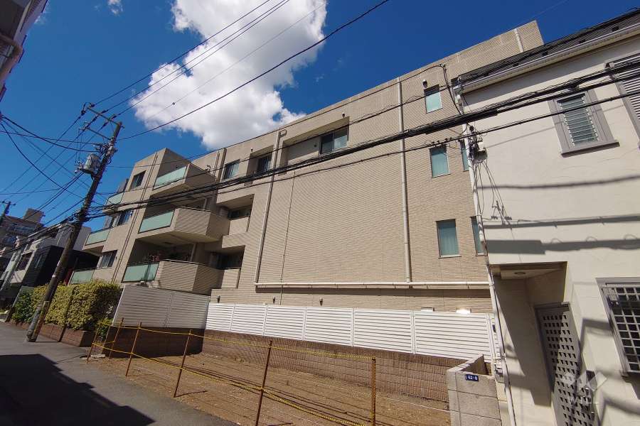 パークハウス代々木参宮橋の外観（南東側から）