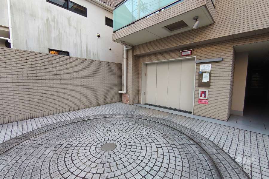 敷地内駐車場（屋内機械式）