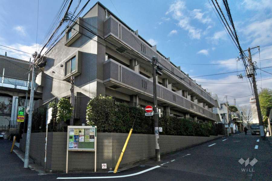 パレステュディオ代々木上原の外観（北側から）