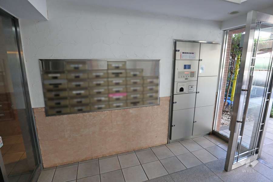 共用ポストと宅配ボックス