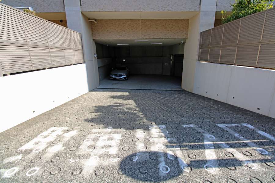 敷地内駐車場（屋内平面式）