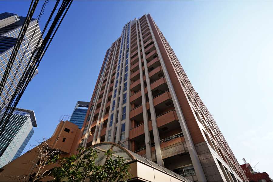 ファミール新宿グランスィートタワーの外観(北西側から）